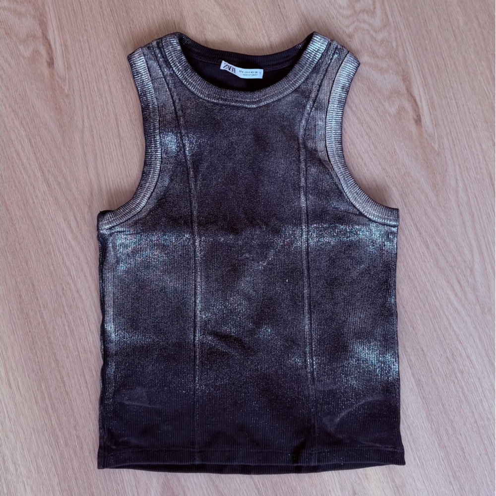 Metallic tank